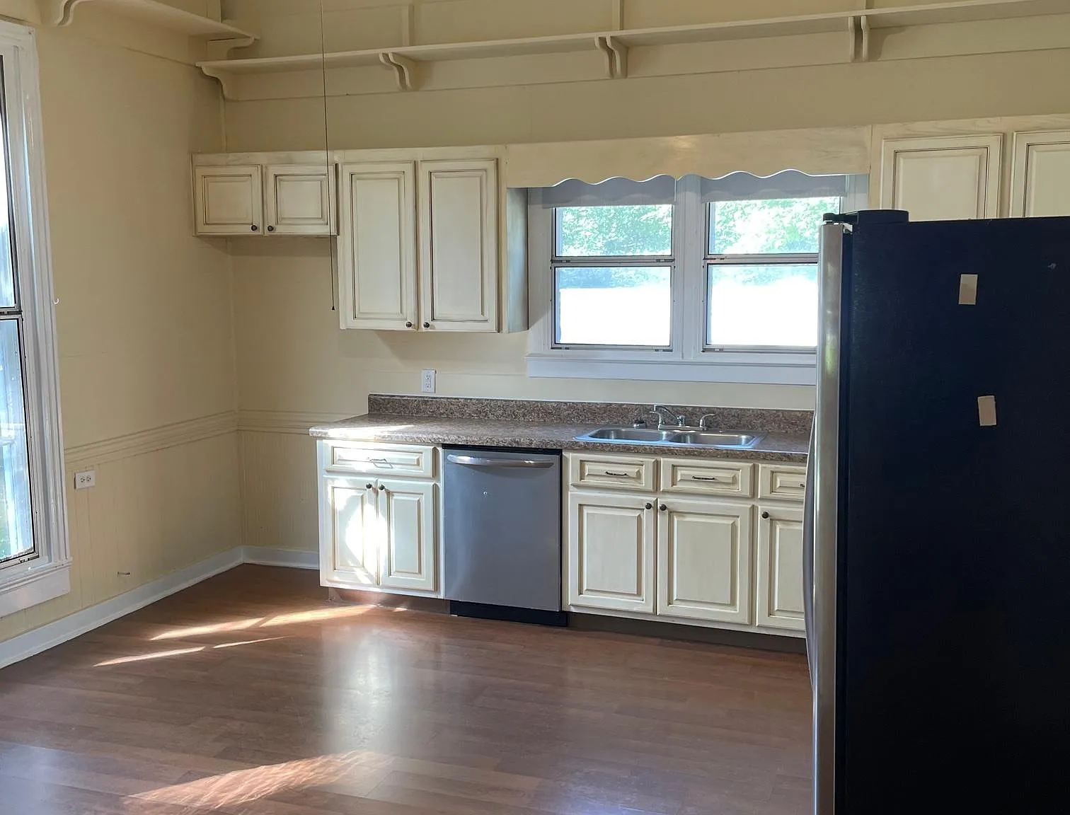 2 bed, 2.5 bath, 1700 sqft, $1,700 — Photo 3