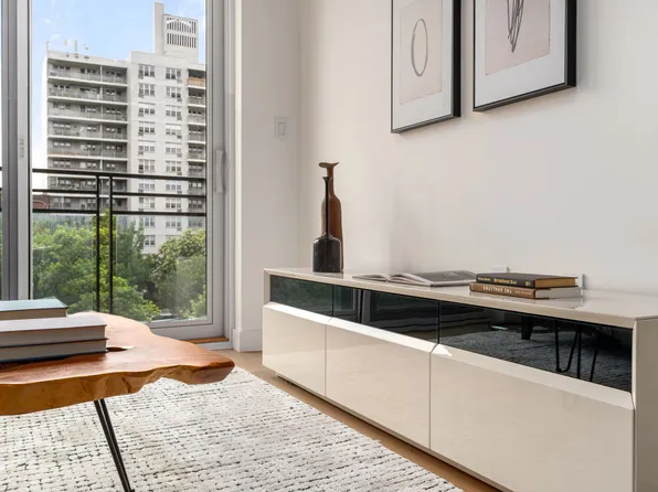 379 Ocean Parkway image 3 of 23