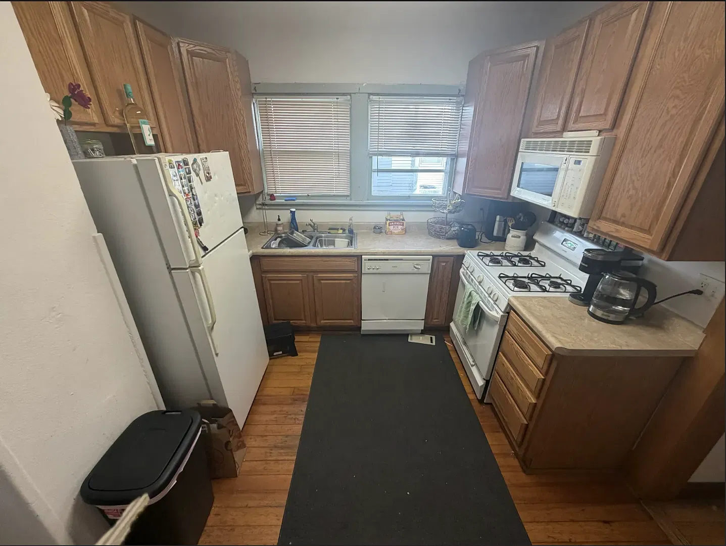 Available August 1st, 7 bedroom, 2 bathroom, Off Street Parking Included! — Photo 4
