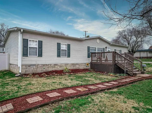 410 E Cedar St, Petersburg, IN 47567