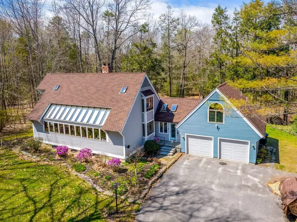 33 Spar Cove Road, Freeport, ME 04032