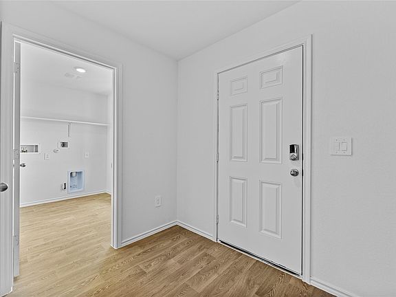 4th image of 227 Bardwell Way