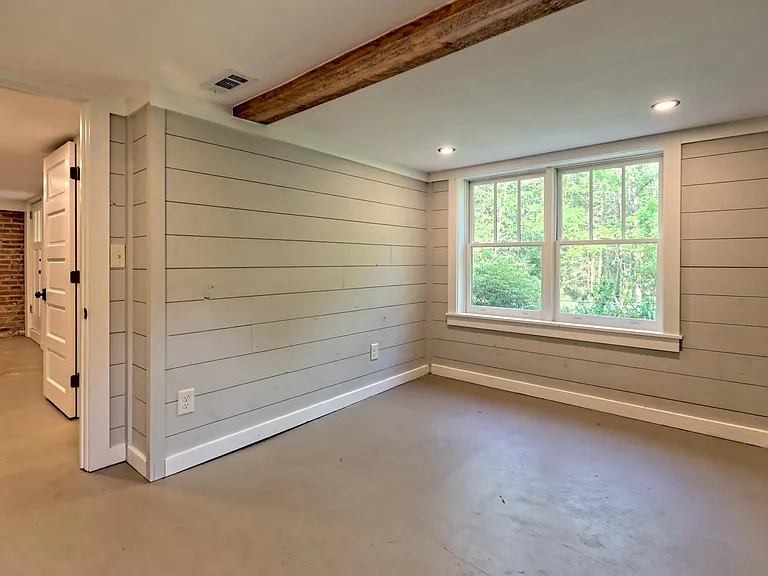493 Valley St — Photo 46
