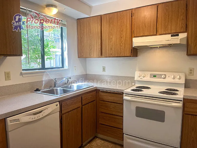 3219 Rose Hill St — Photo 20