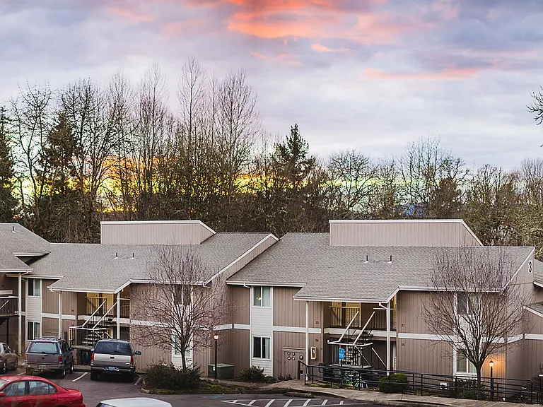 MeadowBrook Apartments — Photo 16