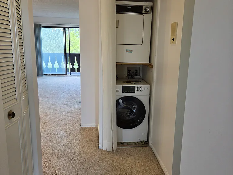 4 Crestview Ln #10 — Photo 10