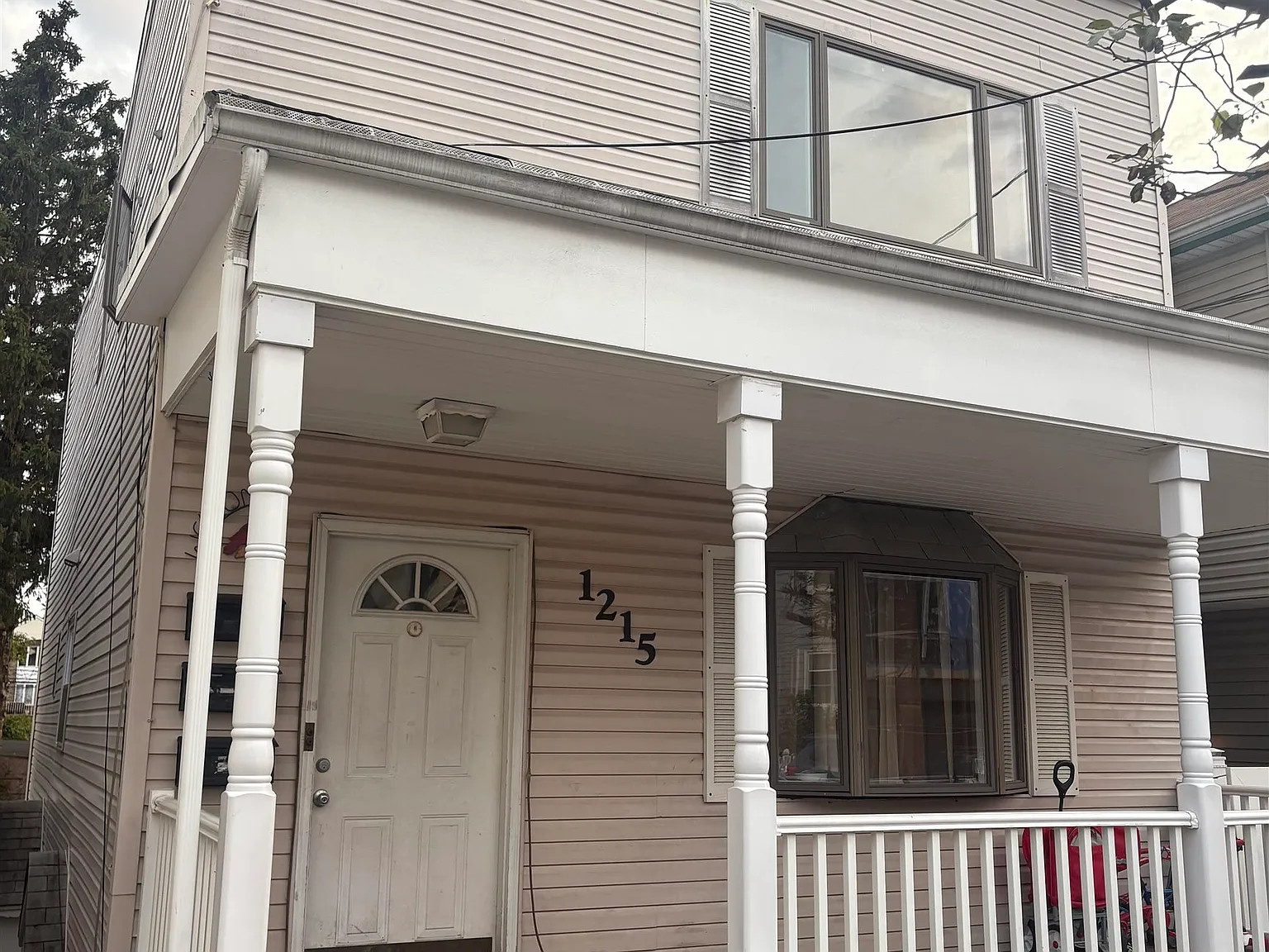 2 bed, 1.0 bath, $2,100 — Photo 1