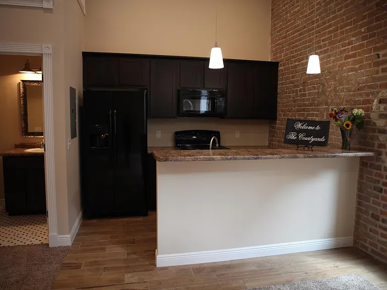 114 E University St #10 — Photo 5
