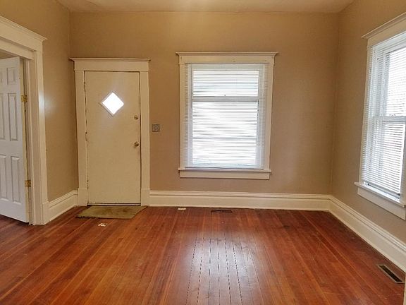 2nd image of 633 N 9th St