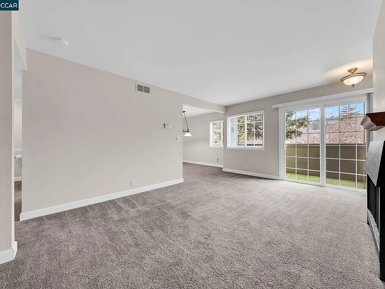 1812 Cole Ave #4 — Photo 6