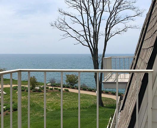 3rd image of 3622 Lakeshore Dr APT G10