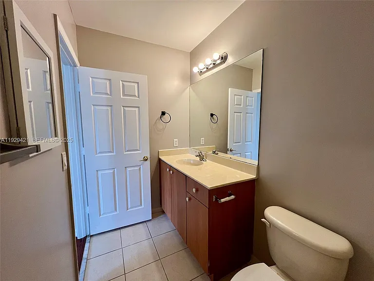 8208 SW 29th St #101 — Photo 11