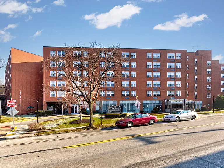 Forward Shady Apartments — Photo 6