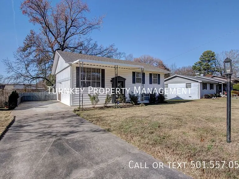 13 Wesley Dr — Photo 2