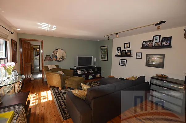 Rented by City Stop Realty | media 12