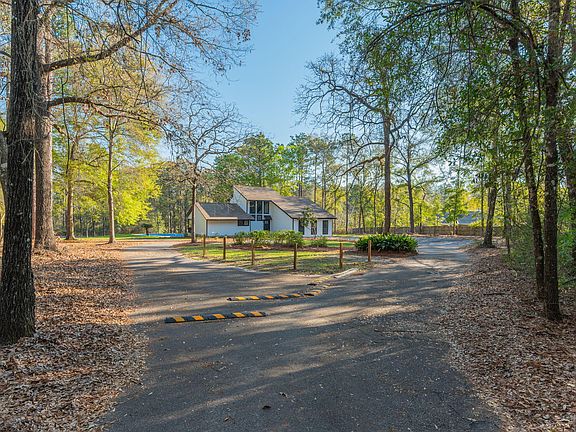 2nd image of 2787 Lake Silver Rd