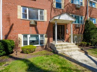 1308 Perry St APT B, Des Plaines, IL