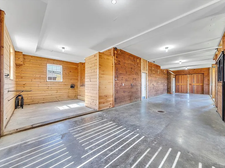 1180 Longfield Rd — Photo 26