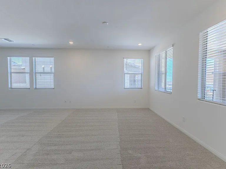 80 Hornbeck Ln — Photo 3