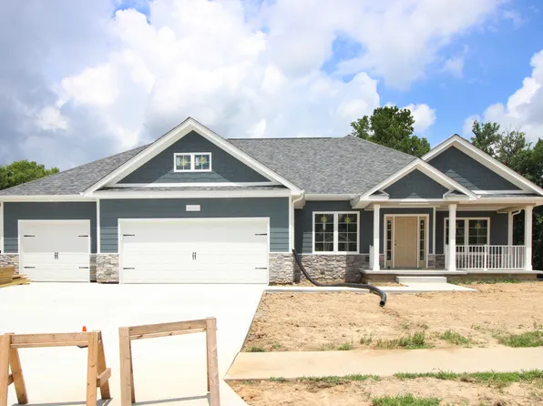 5026 Stonehaven Ln, Columbus, IN 47201