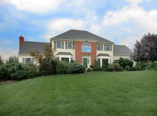 14 Red Robin Way, Flemington, NJ 08822