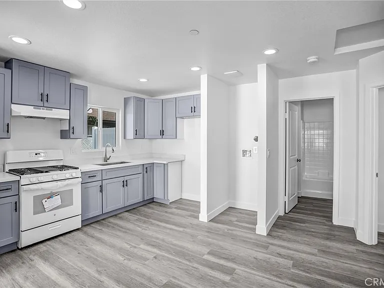 1021 Columbia St #2 — Photo 5