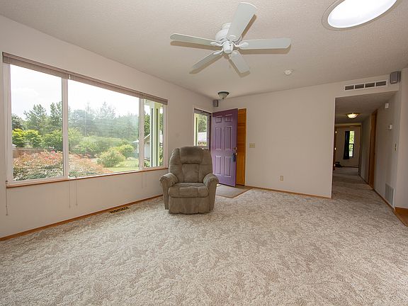 2nd image of 1619 37th Pl SE