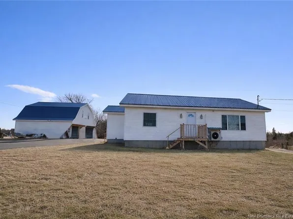 38 Mount Pleasant Rd, Saint George, NB E5C 3K4