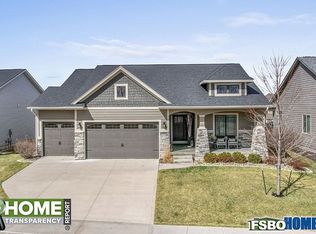 8759 Coachlight Dr, West Des Moines, IA 50266