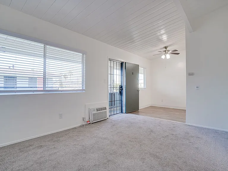 127 W Renette Ave — Photo 7