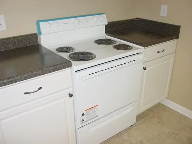 600 Larry Dr — Photo 5