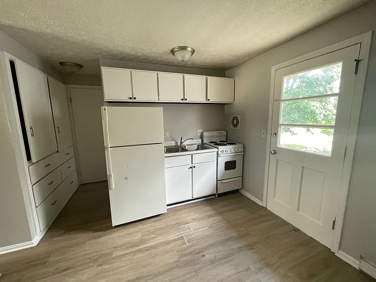 1315 Logan Ave NW — Photo 6