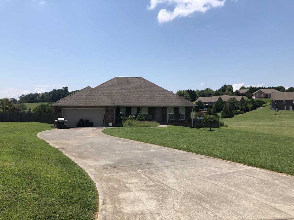 2nd image of 1033 Maple Ln