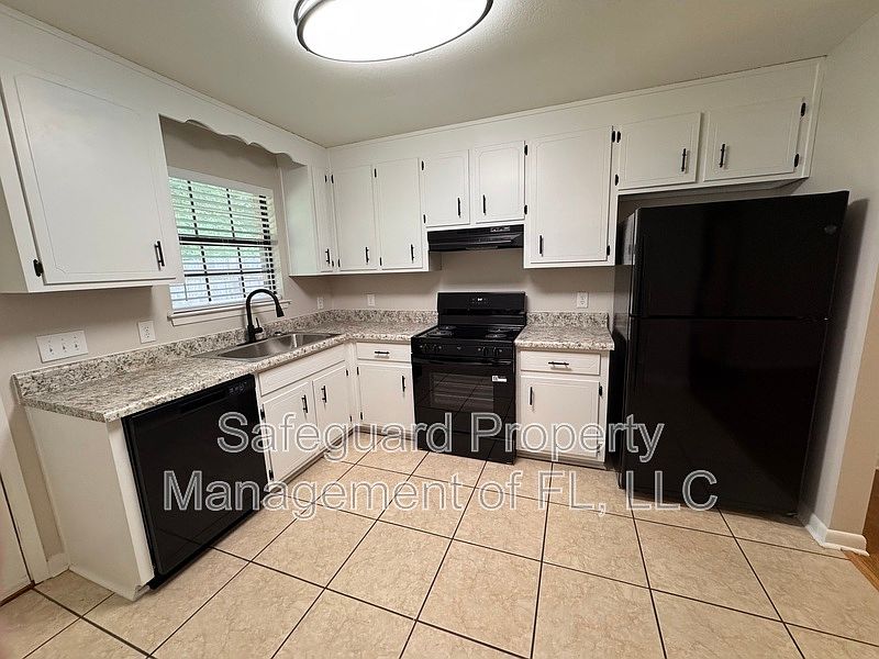 1st image of 4179 Ravenwood Dr