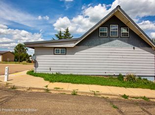 112 Pacific Ave, Mott, ND 58646