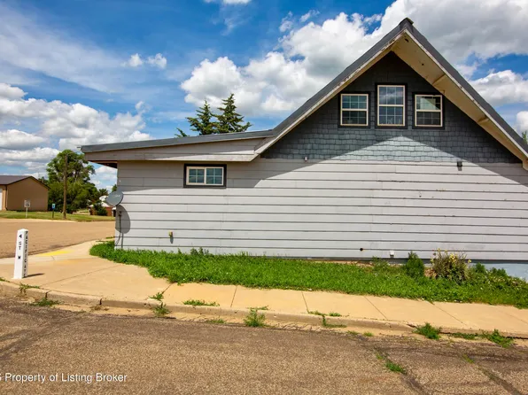 112 Pacific Ave, Mott, ND 58646