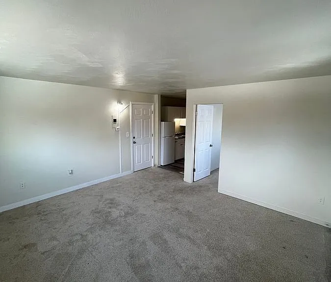 1640 N Beeler St #9 — Photo 4
