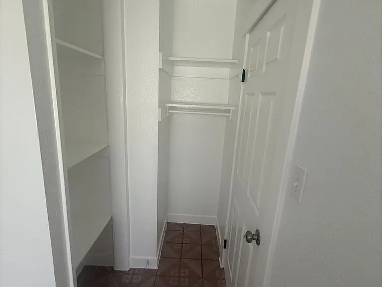 1210 Hoffman Ave — Photo 10