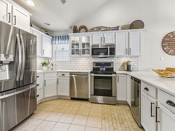 3rd image of 35 Asbury Ave Unit 2