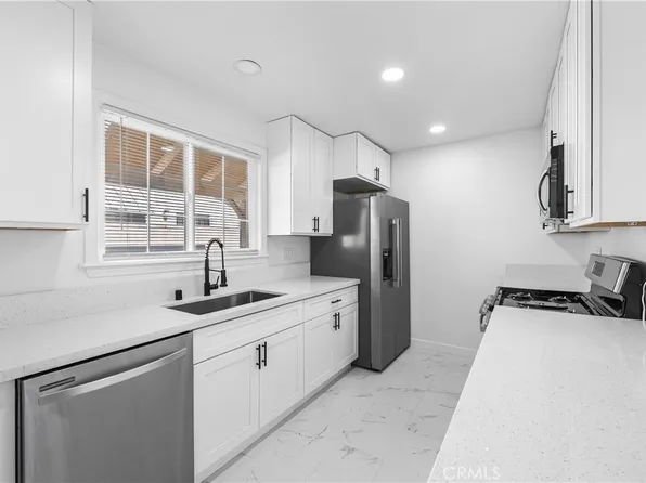 45449 3rd St E, Lancaster, CA 93535