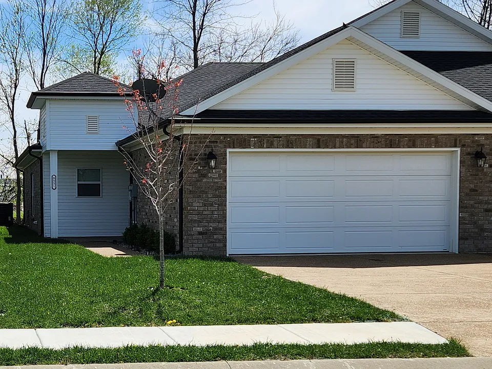8565 Pebble Creek Dr