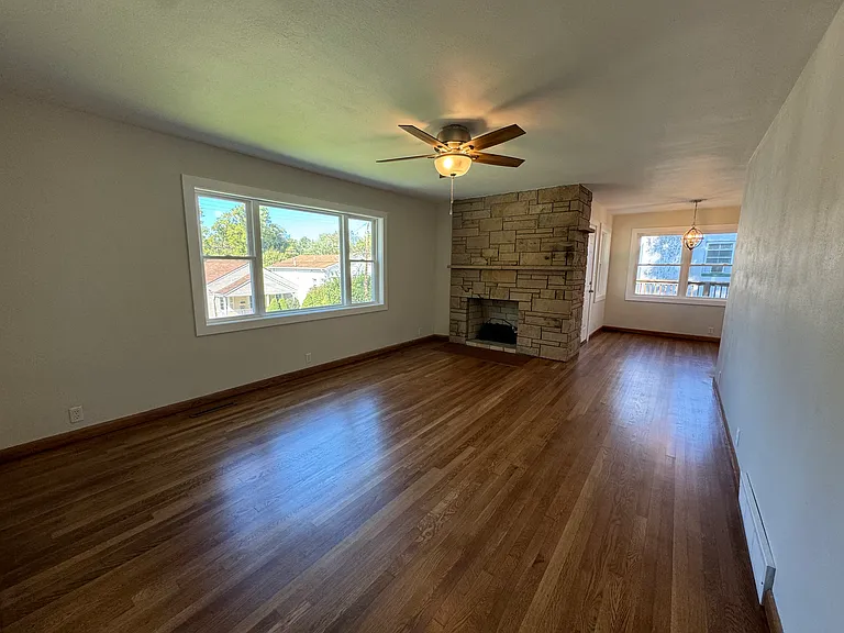 928 Meadow Dr — Photo 7