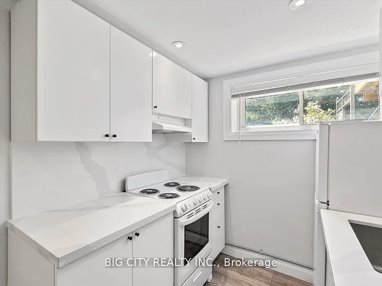 18 Wexford Blvd #2 — Photo 6
