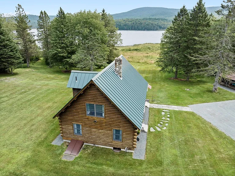 77 Flagg Pond Rd — Photo 3