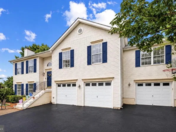 11 Tenbrooke Ct, Stafford, VA 22556