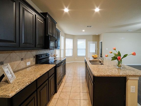 5th image of 321 Cypress Creek Ln