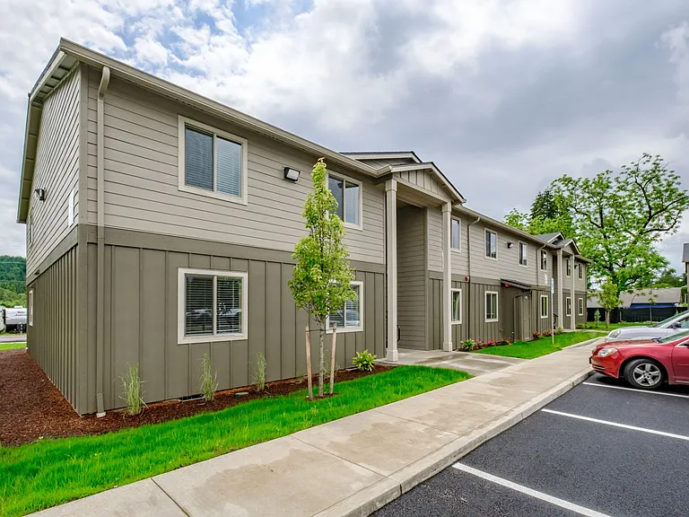 Santiam Gateway Apartments — Photo 8