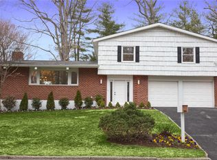 20 Wood Hollow Ln, New Rochelle, NY 10804