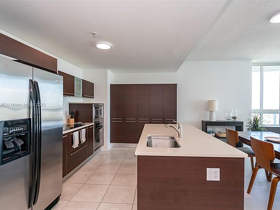 4th image of 1900 N Bayshore Dr APT 2918