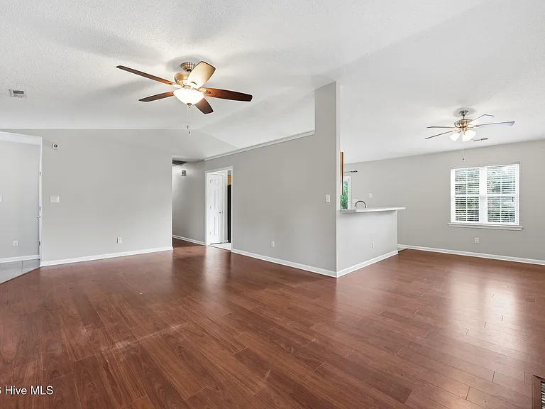 128 Fodder Dr — Photo 8